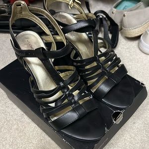 Liz Claiborne heels only worn once